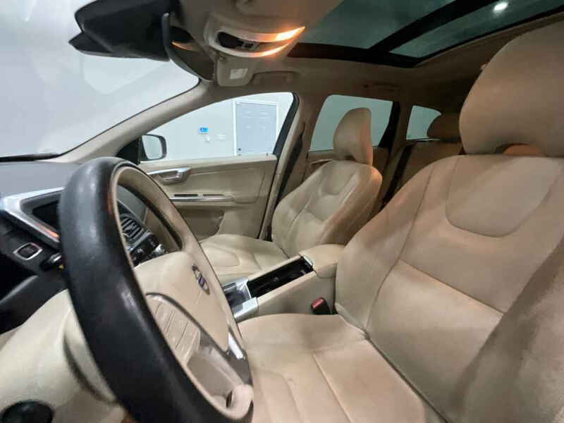 2016 Volvo XC60 T5 Drive-E Premier