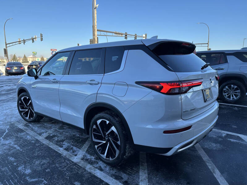 2023 Mitsubishi Outlander PHEV SE