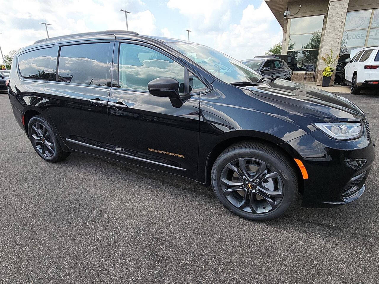 2024 Chrysler Pacifica for sale at Victoria Auto Sales in Victoria, MN