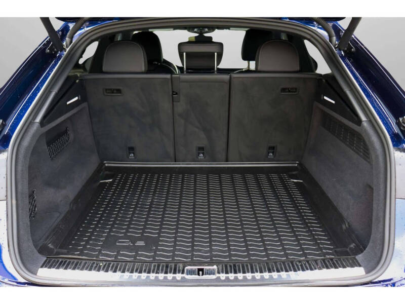 2021 Audi Q8 quattro Premium Plus 55 TFSI