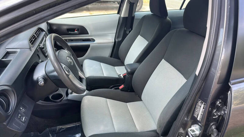 2013 Toyota Prius c