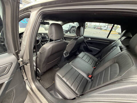 2016 Volkswagen Golf R 4Motion