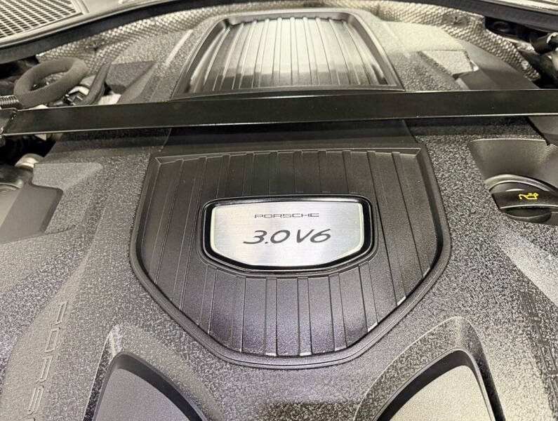 2018 Porsche Panamera 4