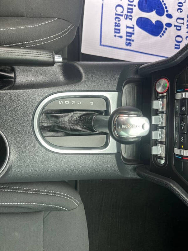 2022 Ford Mustang EcoBoost Premium