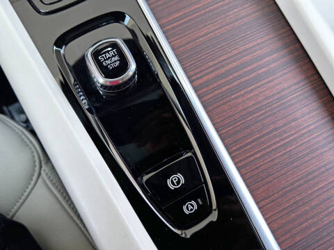 2022 Volvo S60 B5 Momentum