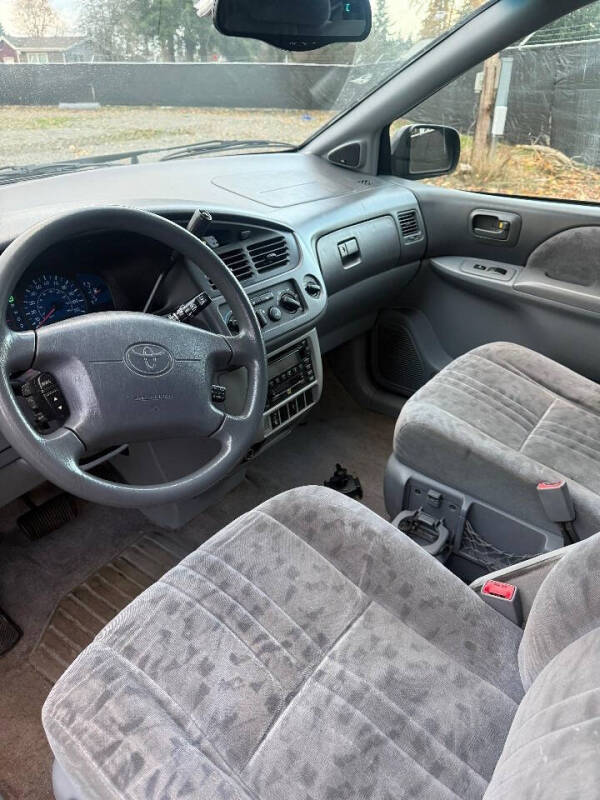 2001 Toyota Sienna LE