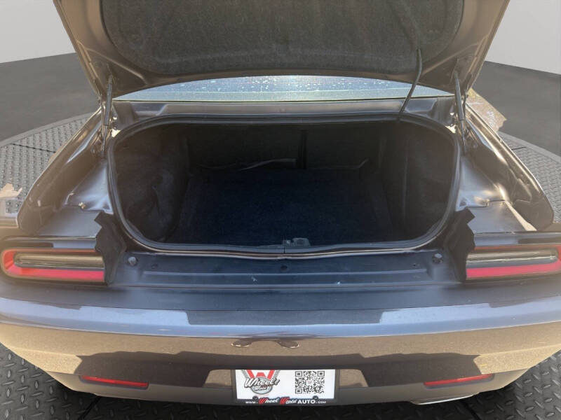 2020 Dodge Challenger SXT