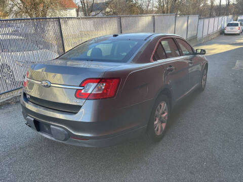 2011 Ford Taurus SEL