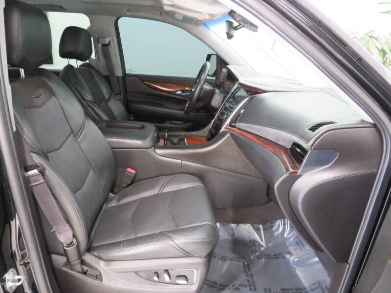 2015 Cadillac Escalade Luxury