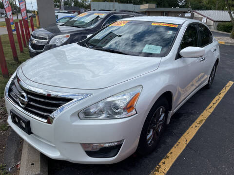 2015 Nissan Altima for sale at Best Buy Car Co in Independence MO
