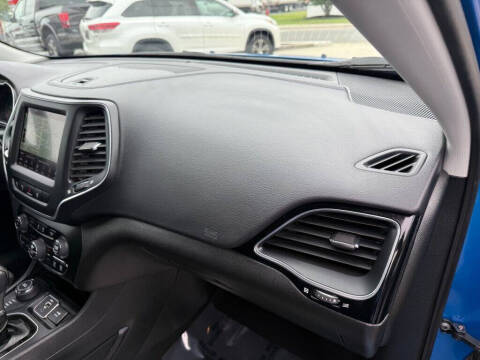 2023 Jeep Cherokee Altitude Lux