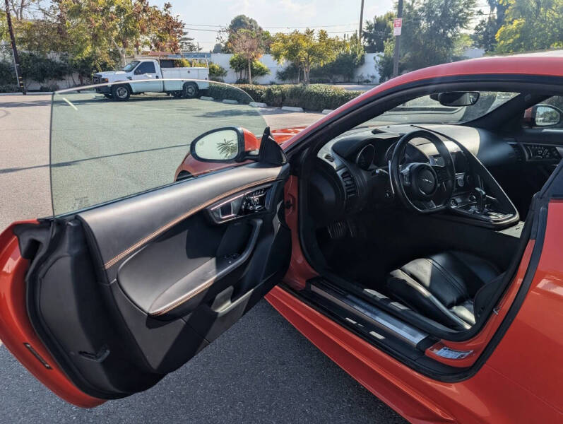 2016 Jaguar F-TYPE R