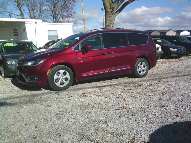 2017 Chrysler Pacifica Touring-L Plus