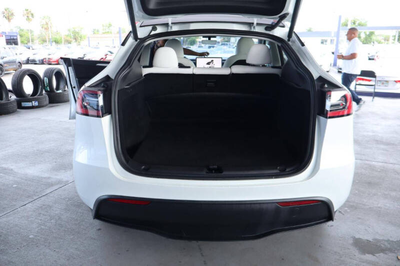 2023 Tesla Model Y Long Range