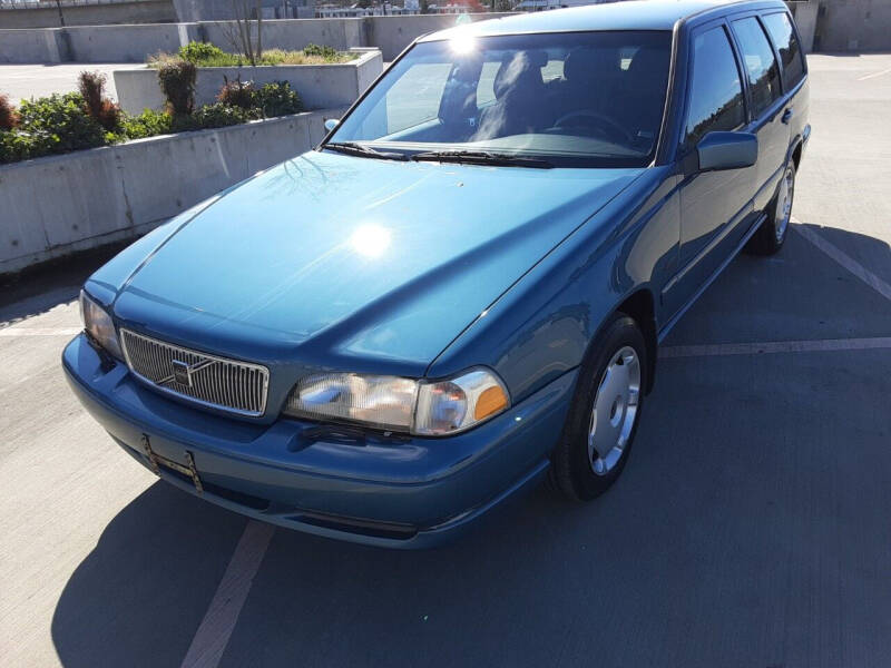 1998 Volvo V70 for sale at METROPOLITAN MOTORS in Kirkland WA