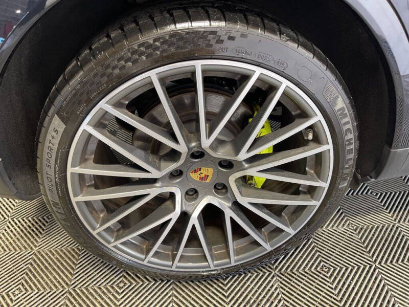 2022 Porsche Cayenne