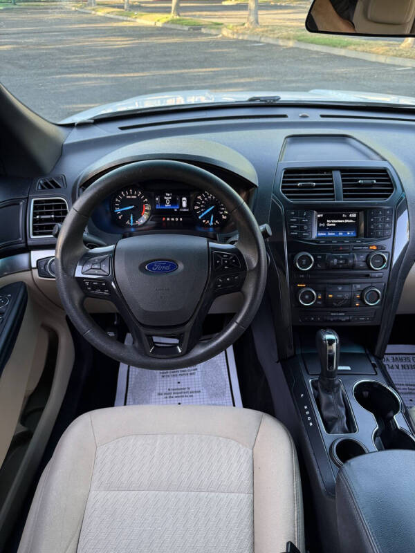 2016 Ford Explorer