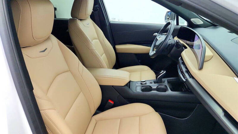 2024 Cadillac XT4 Luxury