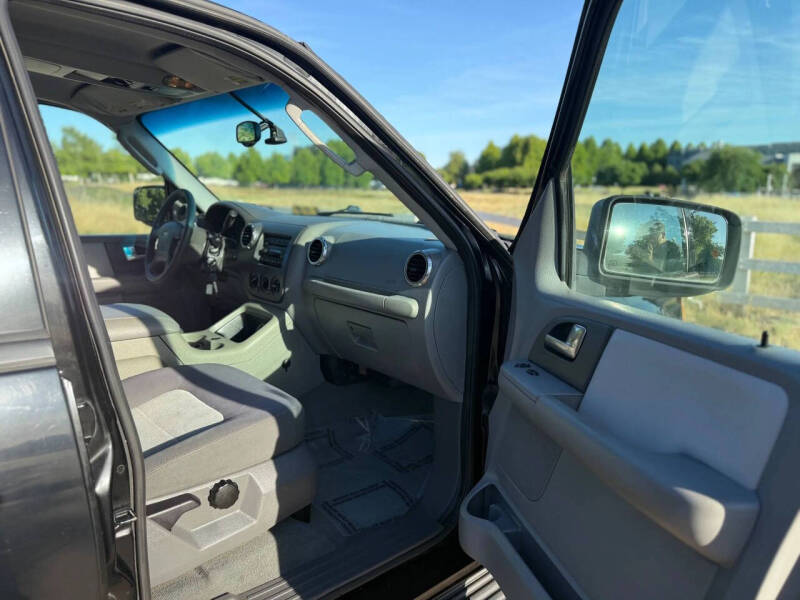 2004 Ford Expedition XLT