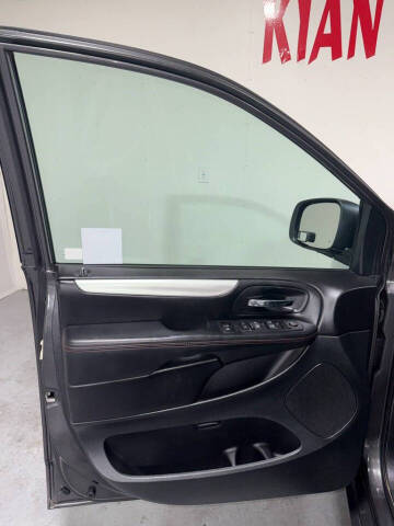 2016 Dodge Grand Caravan R/T