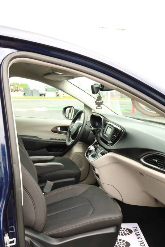 2017 Chrysler Pacifica Touring