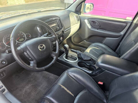 2005 Mazda Tribute s