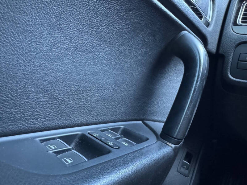 2014 Volkswagen Touareg V6 Sport