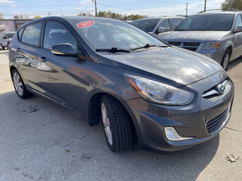 2013 Hyundai Accent SE