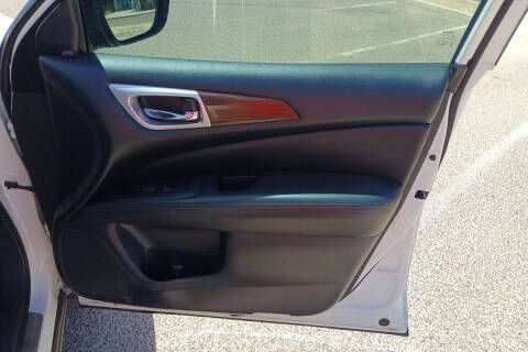 2017 Nissan Pathfinder Platinum