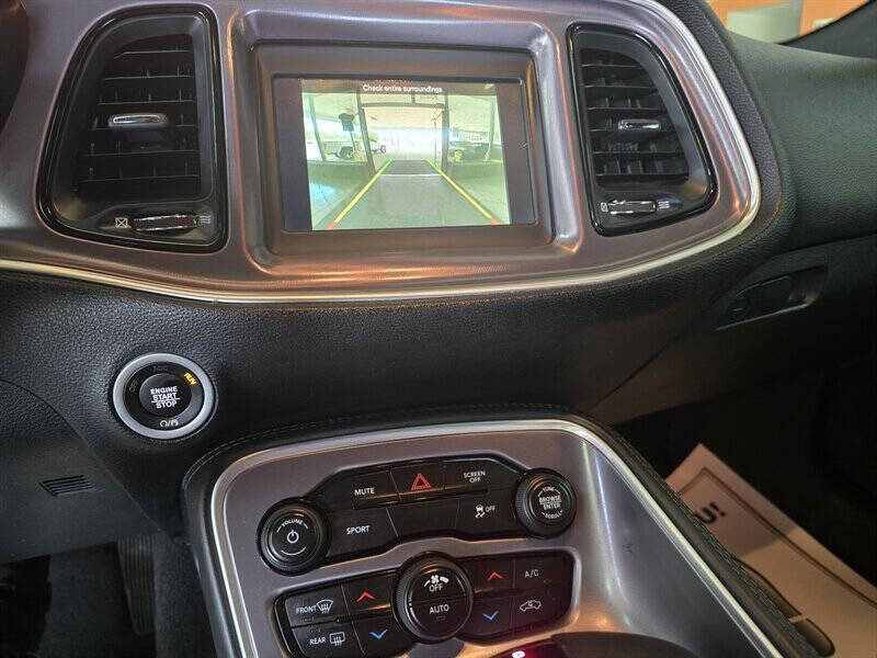 2019 Dodge Challenger SXT
