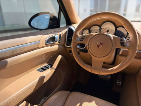 2013 Porsche Cayenne GTS