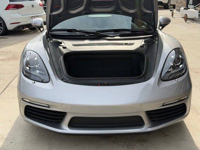 2024 Porsche 718 Cayman