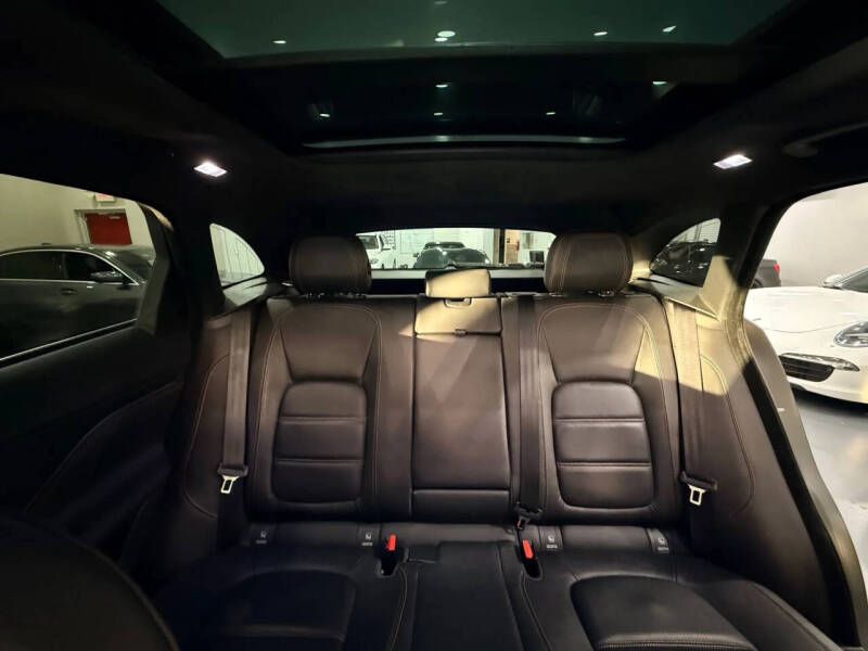 2019 Jaguar F-PACE 30t Prestige