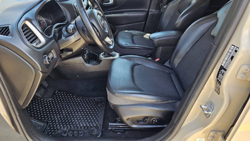 2017 Jeep Renegade Deserthawk