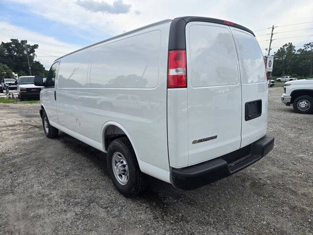 2025 Chevrolet Express 2500