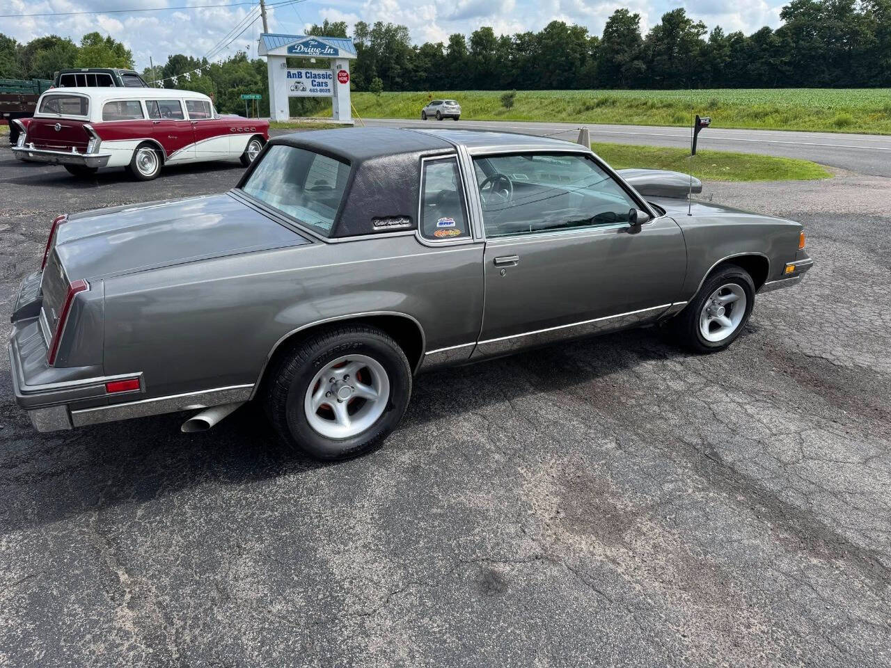 1988 Oldsmobile Cutlass Supreme 9