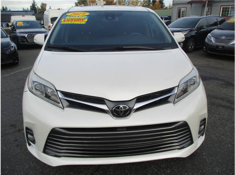 2019 Toyota Sienna Limited Premium 7-Passenger