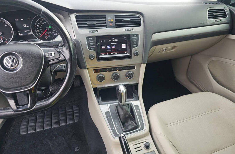 2015 Volkswagen Golf TDI SE