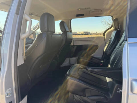 2020 Chrysler Voyager LXi