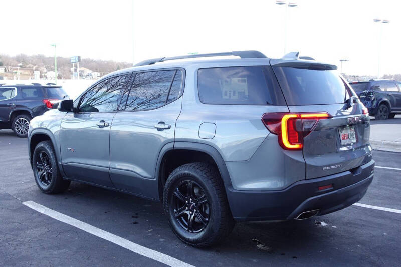 2022 GMC Acadia AT4