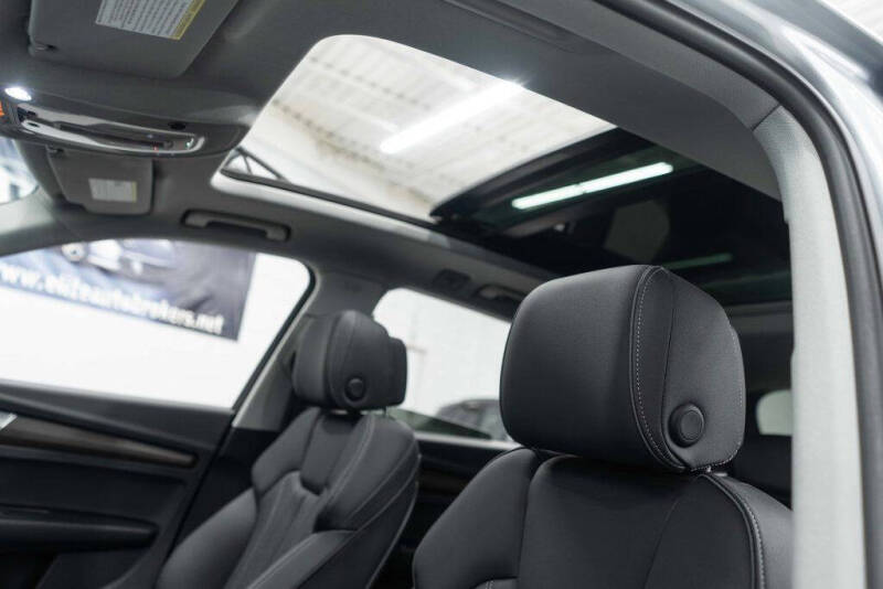 2024 Audi Q5 e quattro S line Premium 55 TFSI