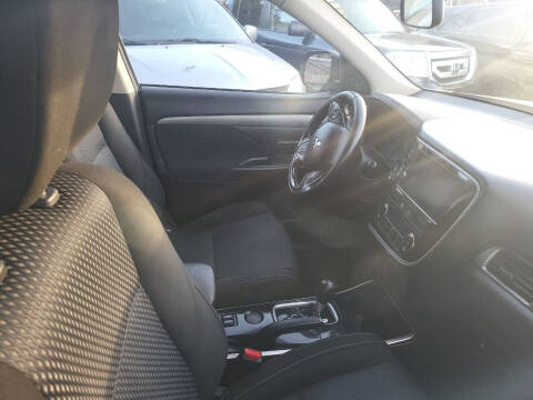 2017 Mitsubishi Outlander SE