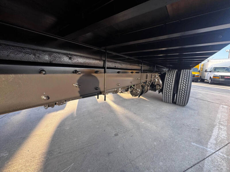 2018 Freightliner M2 106