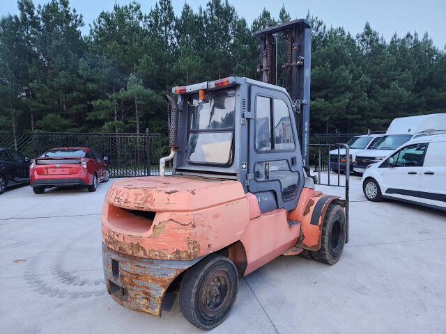 2004 Toyota 7FDAU50 Forklift for sale at PAKK AUTOMOTIVE in Peachland, NC