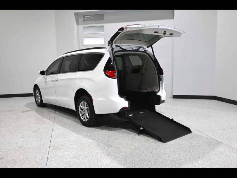 2022 Chrysler Pacifica Touring L
