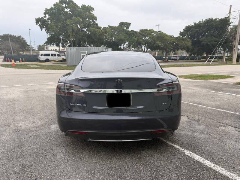 2015 Tesla Model S 85