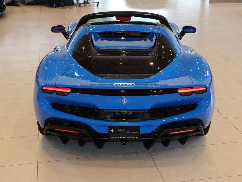 2024 Ferrari 296 GTS