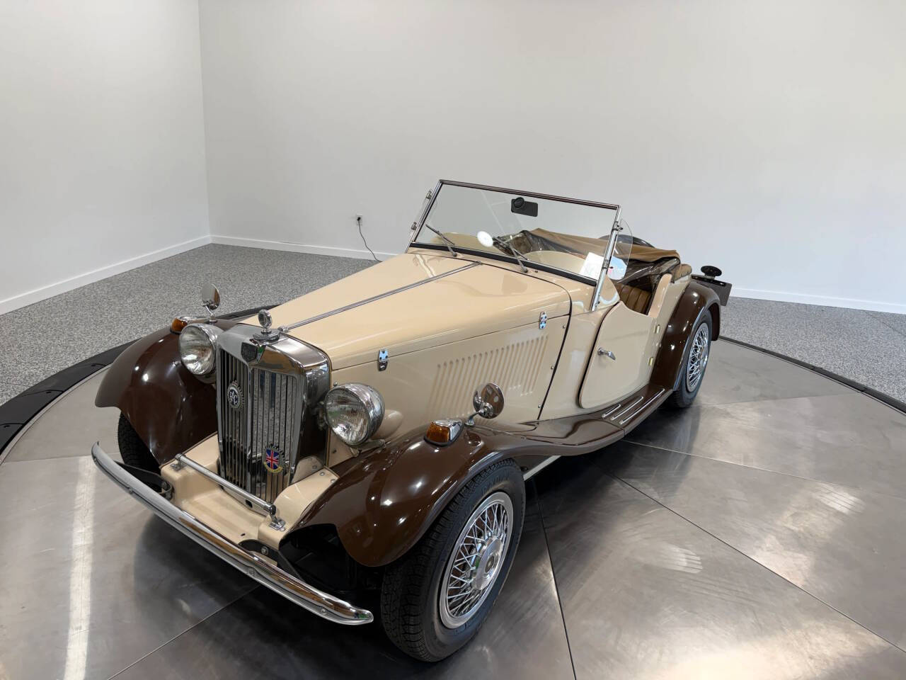 2011 Sp Constr MG Replica 8