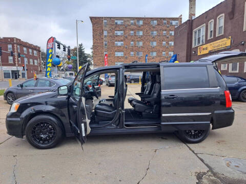 2013 Chrysler Town and Country Touring