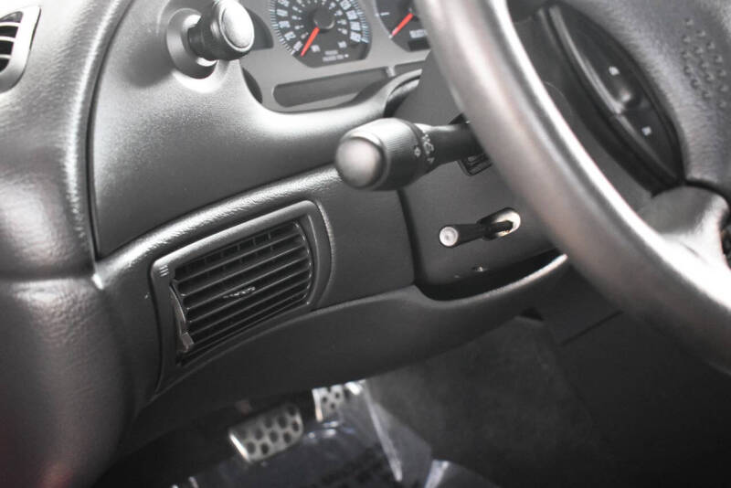 2003 Ford Mustang Mach 1 Premium